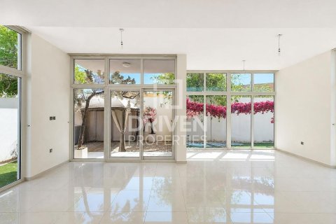 Villa de 6 dormitorios en Dubai, UAE No. 215163 3