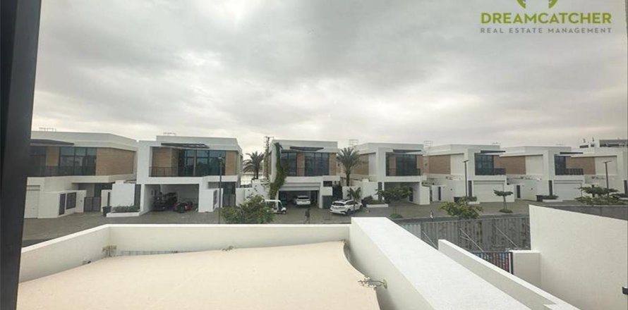 Вилла с 4 спальнями в Mina Al Arab, ОАЭ №75490