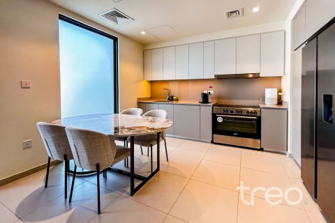 4 bedrooms Townhouse in EMAAR South, UAE No. 220671 9