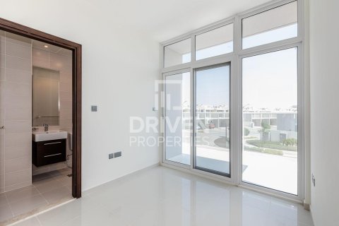 3 bedrooms Townhouse in Dubai, UAE No. 211918 8