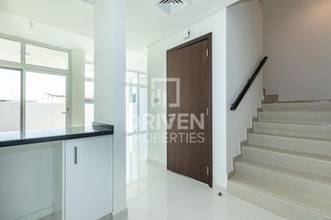 3 bedrooms Townhouse in Dubai, UAE No. 211918 12