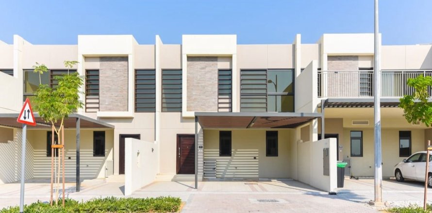 3 bedrooms Townhouse in Dubai, UAE No. 210926
