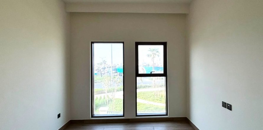 4 bedrooms Townhouse in Dubai, UAE No. 213475