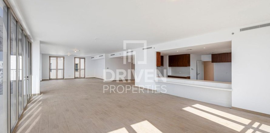 Penthouse de 5 dormitorios en La Mer, UAE No. 201232