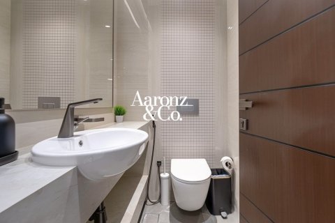 Apartment de 2 dormitorios en Business Bay, UAE No. 167042 11