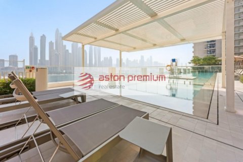 Квартира с 3 спальнями в EMAAR Beachfront, ОАЭ №200110 5