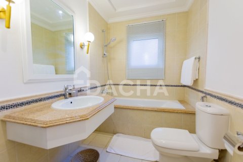 4 bedrooms Villa in Canal Cove Villas, UAE No. 161270 13