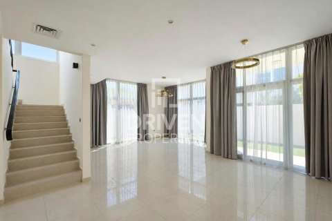 6 bedrooms Villa in Dubai, UAE No. 212695
