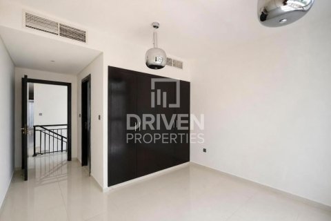 6 bedrooms Villa in Dubai, UAE No. 212695 8
