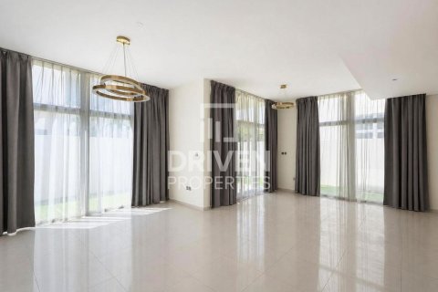 6 bedrooms Villa in Dubai, UAE No. 212695 4