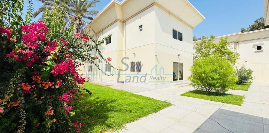 Villa de 5 dormitorios en Jumeirah, UAE No. 125079
