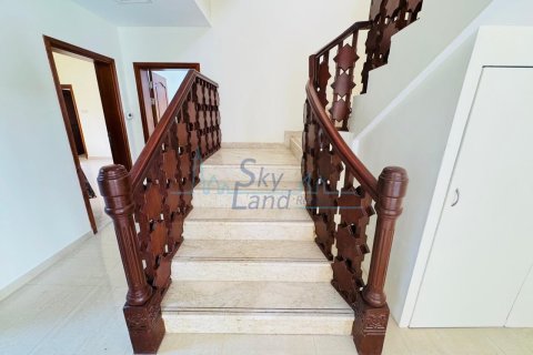 Villa de 5 dormitorios en Jumeirah, UAE No. 125079 17