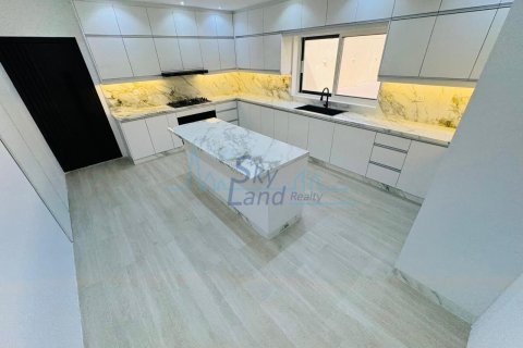 Villa de 5 dormitorios en Jumeirah, UAE No. 125079 6