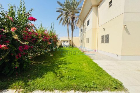 Villa de 5 dormitorios en Jumeirah, UAE No. 125079 4