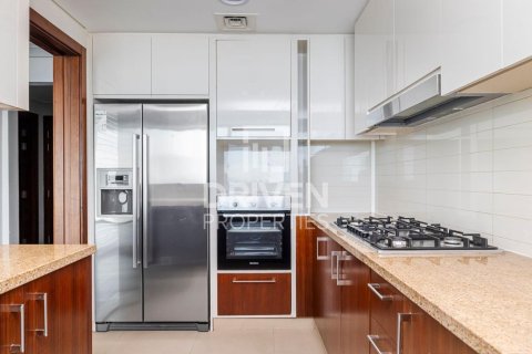 3 bedrooms Apartment in Burj Vista, UAE No. 212646 8