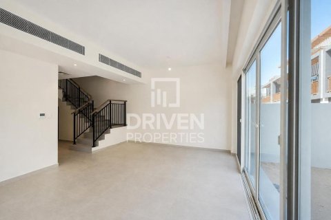 4 bedrooms Townhouse in Dubai, UAE No. 218090