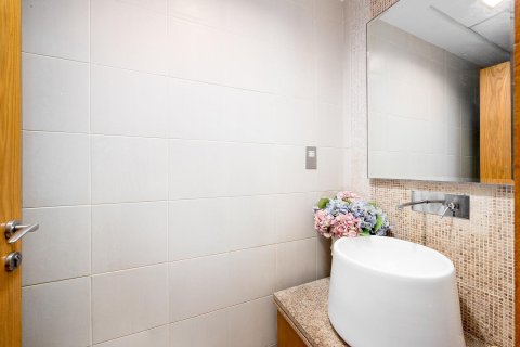 Duplex de 2 dormitorios en Business Bay, UAE No. 221585 12