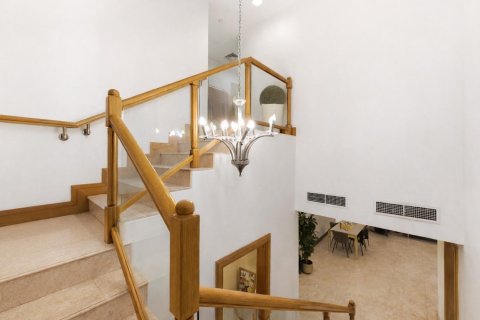 Duplex de 2 dormitorios en Business Bay, UAE No. 221585 6