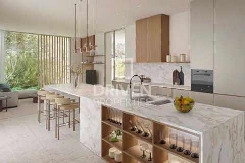 5 bedrooms Villa in Dubai, UAE No. 221066 3