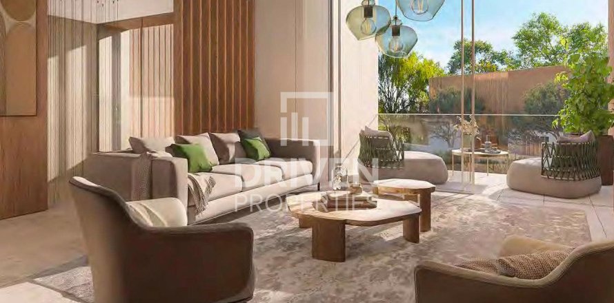 5 bedrooms Villa in Dubai, UAE No. 221066