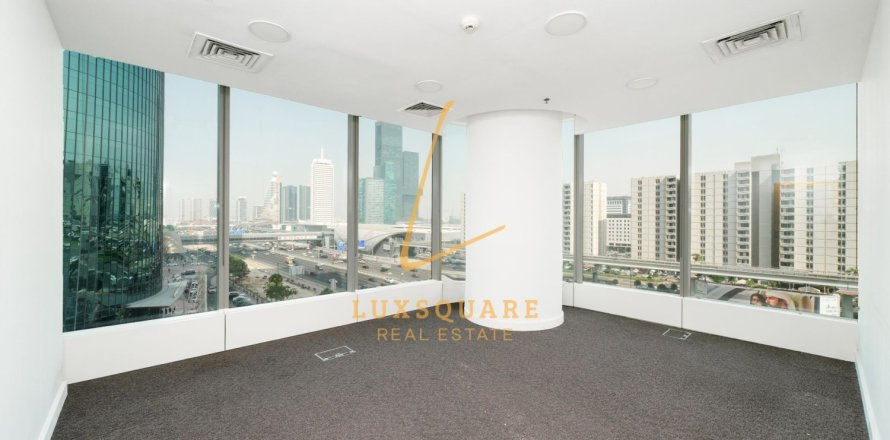 393m² Office in Sheikh Zayed Road, UAE No. 220199