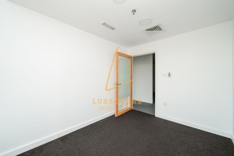 393m² Office in Sheikh Zayed Road, UAE No. 220199 27