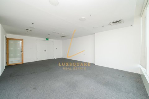 393m² Office in Sheikh Zayed Road, UAE No. 220199 18