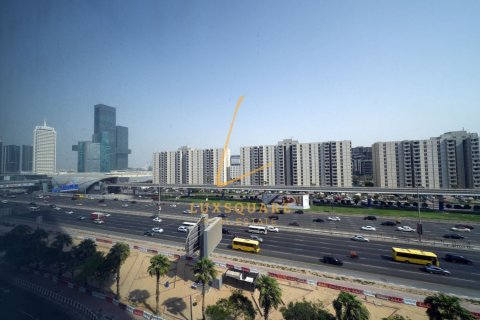 393m² Office in Sheikh Zayed Road, UAE No. 220199 26
