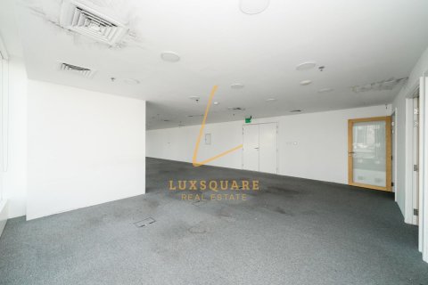 393m² Office in Sheikh Zayed Road, UAE No. 220199 12