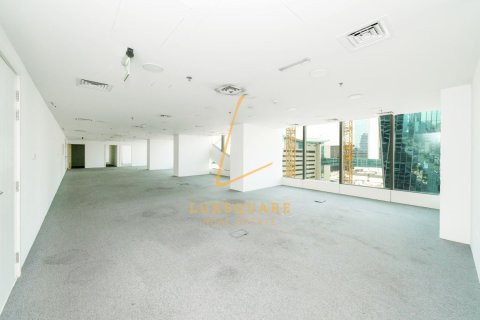 393m² Office in Sheikh Zayed Road, UAE No. 220199 3