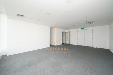 393m² Office in Sheikh Zayed Road, UAE No. 220199 10