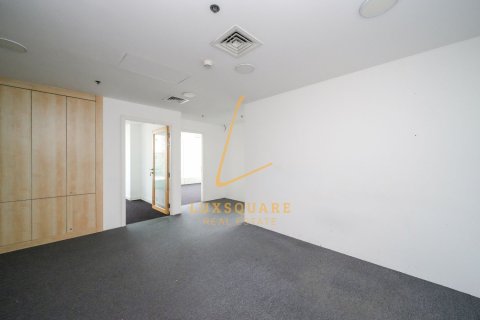 393m² Office in Sheikh Zayed Road, UAE No. 220199 9