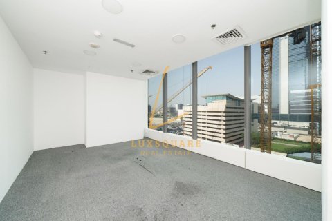 393m² Office in Sheikh Zayed Road, UAE No. 220199 11