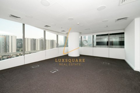 393m² Office in Sheikh Zayed Road, UAE No. 220199 4