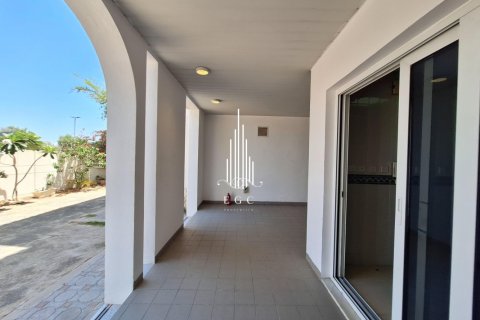 Villa de 7 dormitorios en Abu Dhabi, UAE No. 20810 17