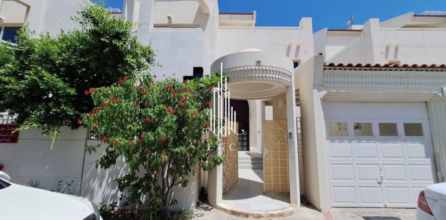 Villa de 7 dormitorios en Abu Dhabi, UAE No. 20810