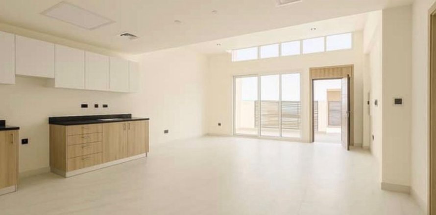 3 bedrooms Townhouse in Dubai, UAE No. 213219