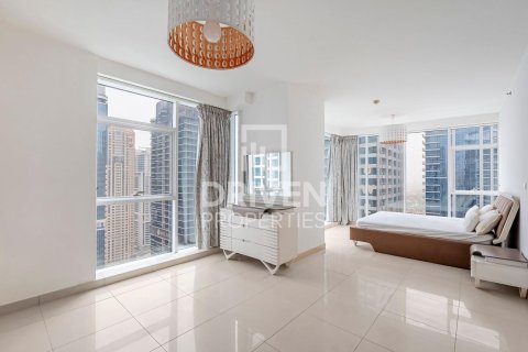Apartment de 2 dormitorios en Jumeirah Lake Towers, UAE No. 215226 4
