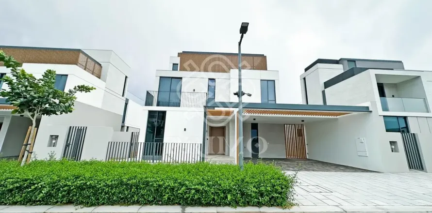Villa de 4 dormitorios en Al Warsan, UAE No. 160382