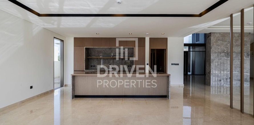 Villa de 5 dormitorios en Golf Place, UAE No. 214991