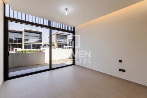 Villa de 5 dormitorios en Golf Place, UAE No. 214991 23