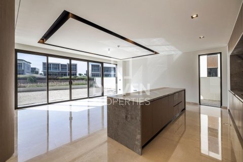 Villa de 5 dormitorios en Golf Place, UAE No. 214991 3