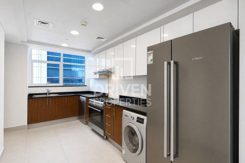 Apartment de 2 dormitorios en Marina Arcade Tower, UAE No. 221464 13