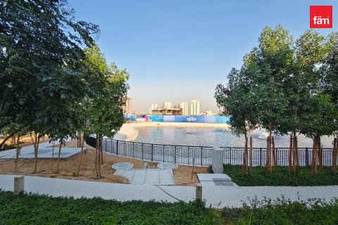 3 bedrooms Townhouse in Dubai, UAE No. 215638 9