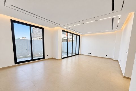 Вилла с 5 спальнями в Tilal City, ОАЭ №221583 5