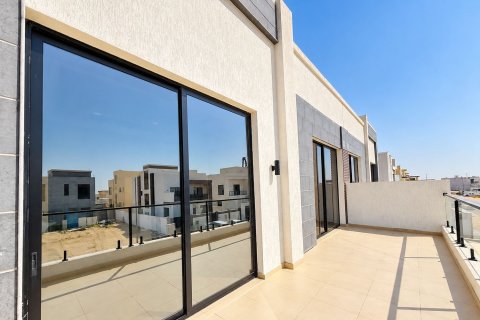 Вилла с 5 спальнями в Tilal City, ОАЭ №221583 3