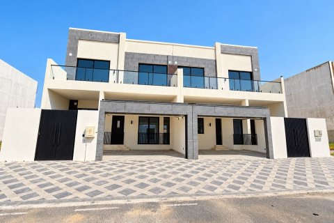 Вилла с 5 спальнями в Tilal City, ОАЭ №221583