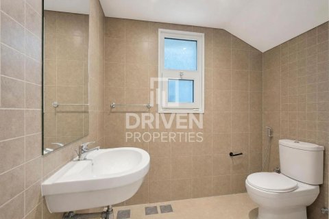 2 bedrooms Villa in District 16, UAE No. 211193 15
