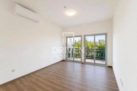2 bedrooms Villa in District 16, UAE No. 211193 9