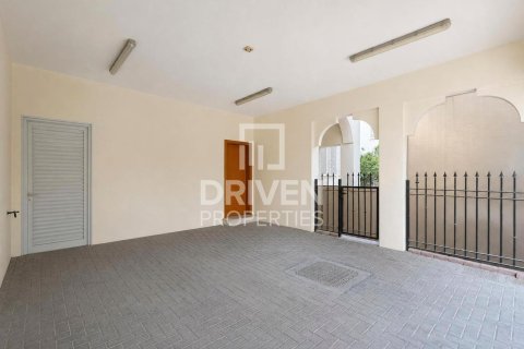 2 bedrooms Villa in District 16, UAE No. 211193 30